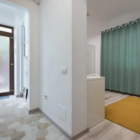 Apartmán Studiouri Spitalul Fundeni - Terasa Si Parcare *
