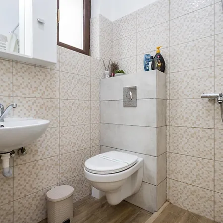 Apartmán Studiouri Spitalul Fundeni - Terasa Si Parcare