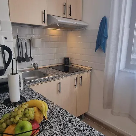 Studiouri Spitalul Fundeni - Terasă și Parcare